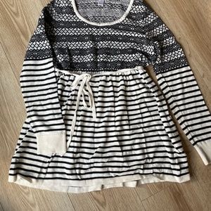 Motherhood Maternity sweater